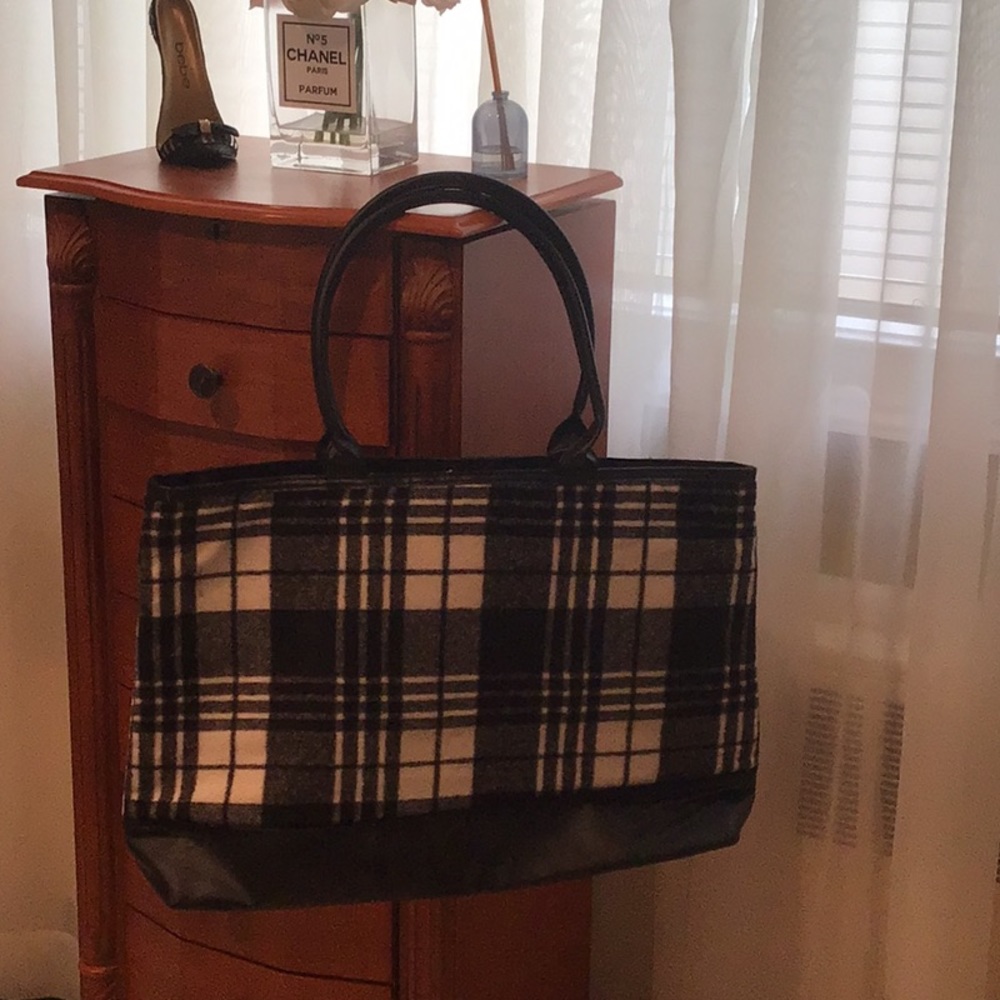 Tote - Picture 3 of 4